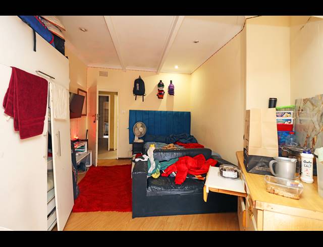 9 BEDROOM HOUSE FOR SALE IN KEW
